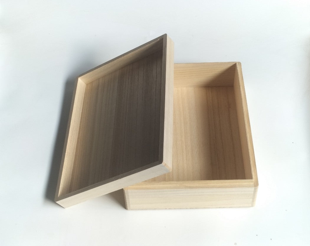 桐箱 B5深口サイズ 蓋を開けた内部 内寸270×195×80mm