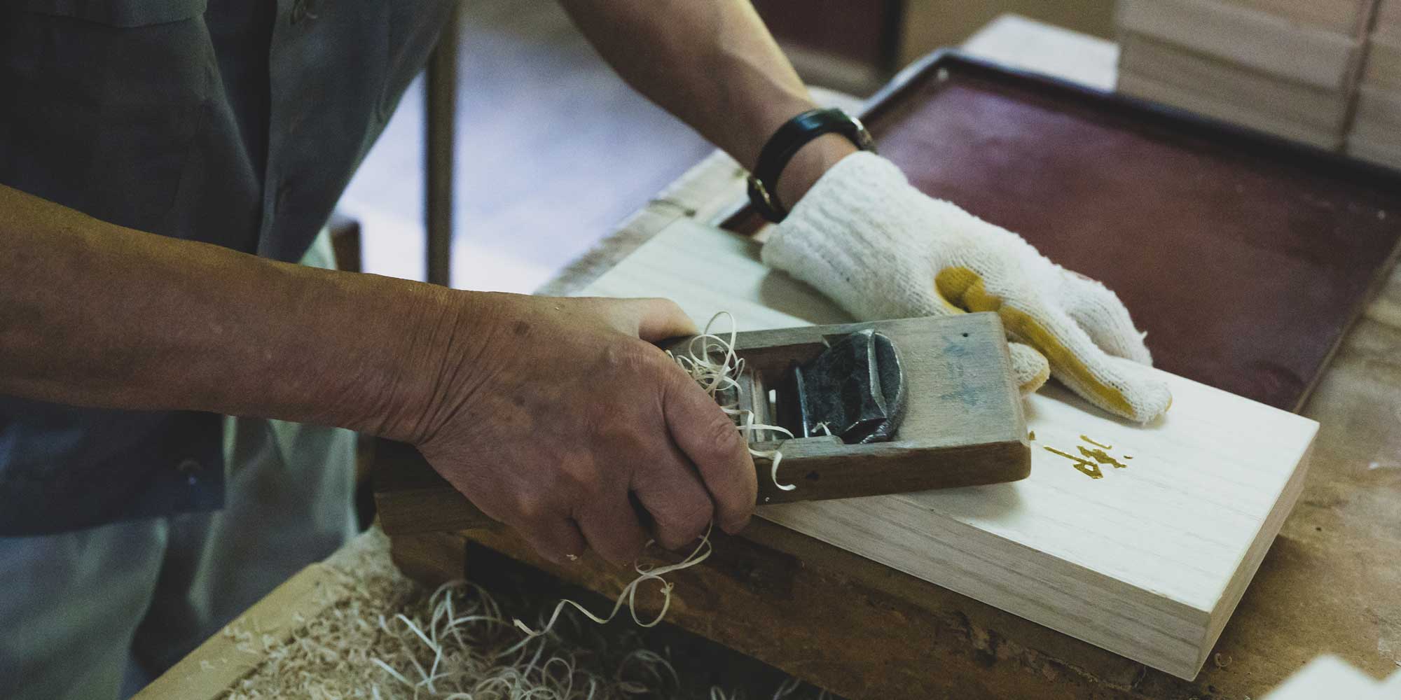 桐箱の作り方 – 浦上桐工芸：創業1868年、日本最古の桐箱製造会社