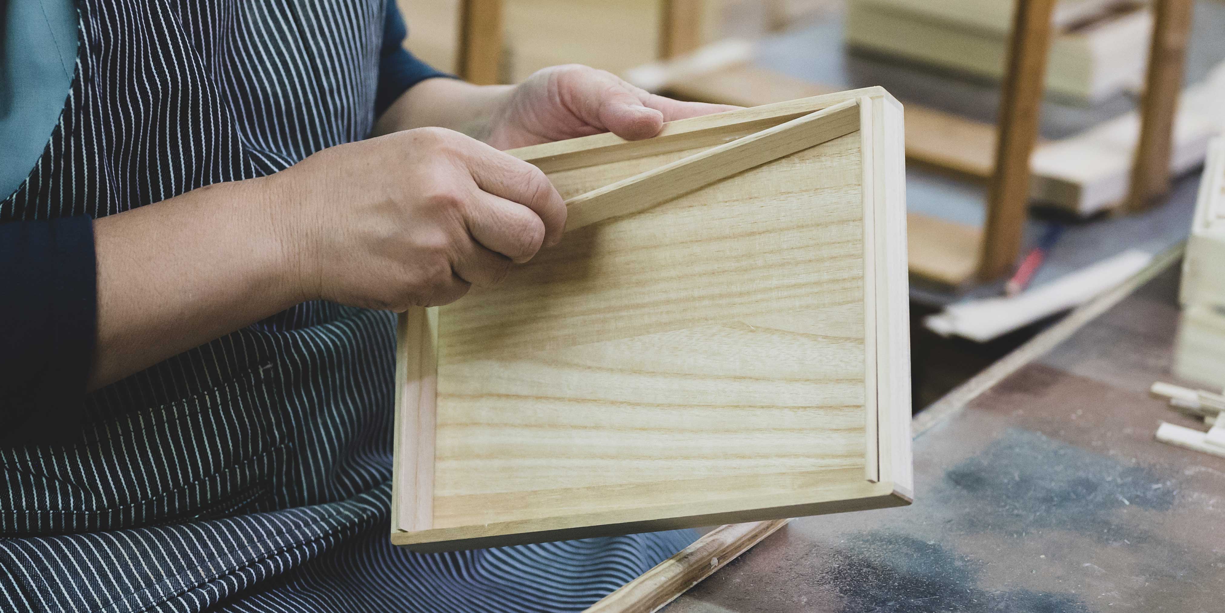 桐箱の作り方 – 浦上桐工芸：創業1868年、日本最古の桐箱製造会社
